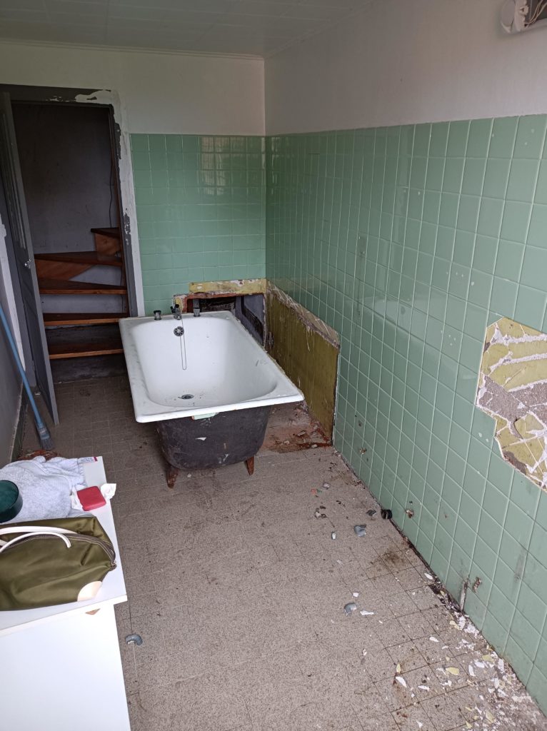 Salle de bains, rénovation de maison Luzy