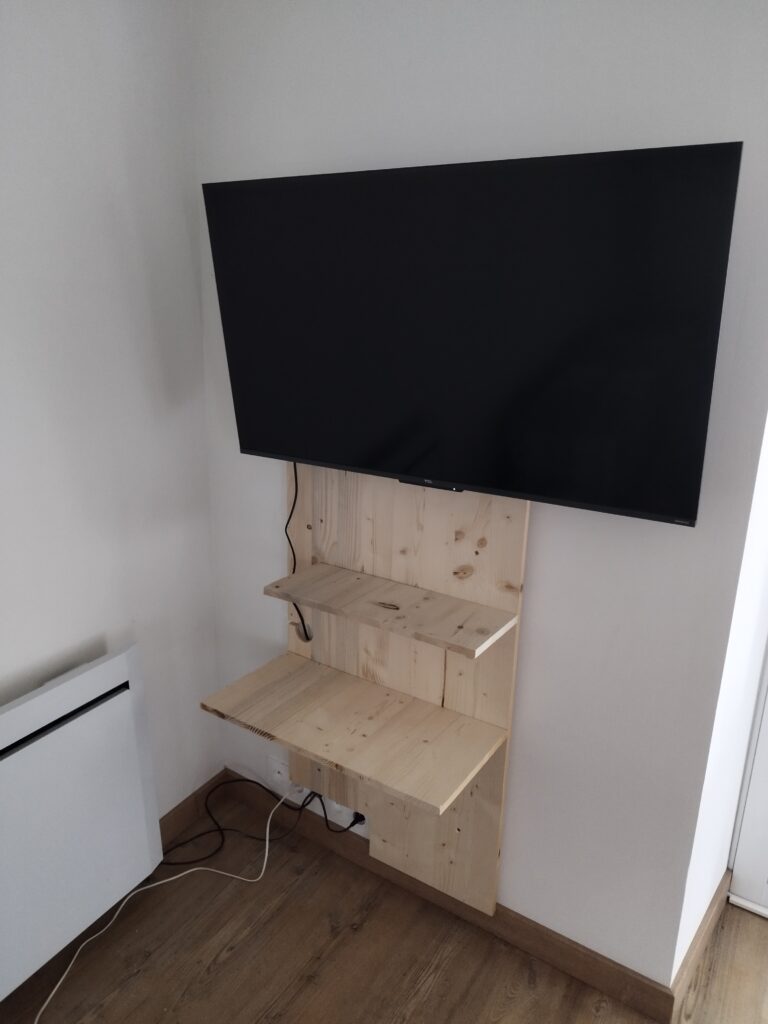 Fabrication d'un support mural pour bras mobile de TV