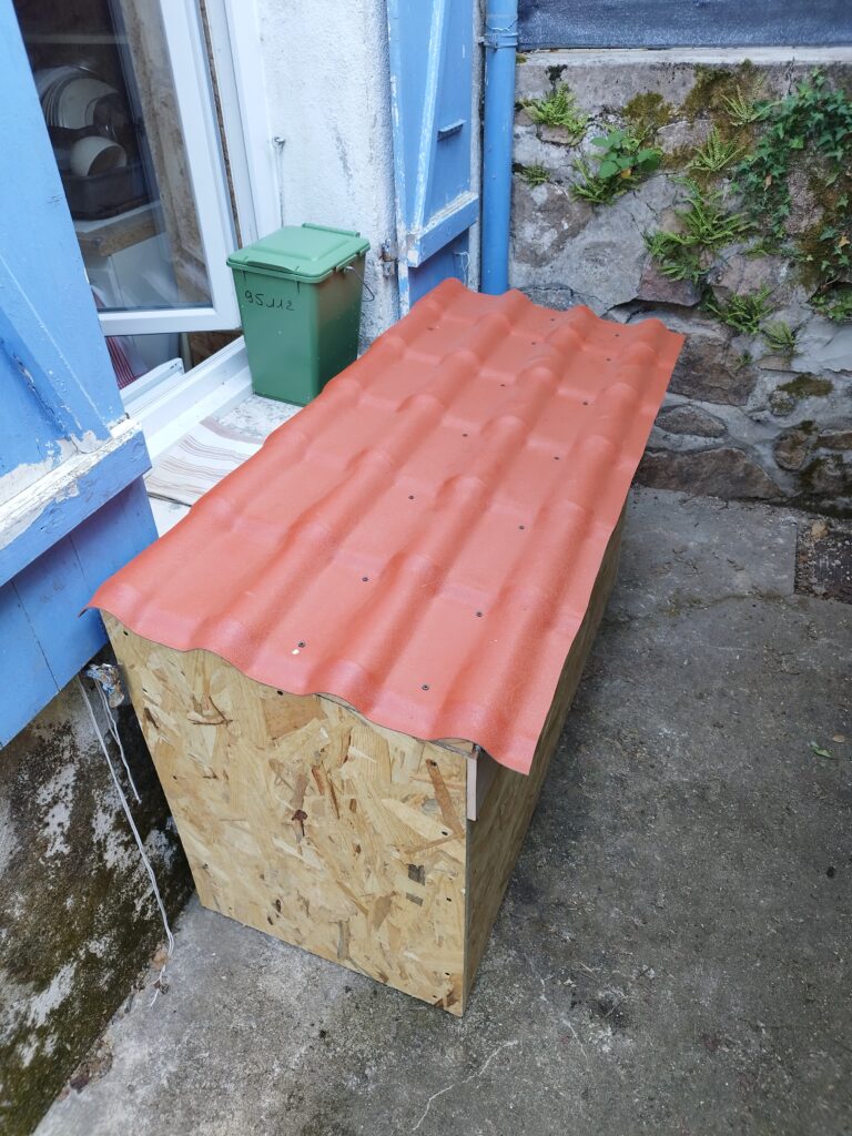 Création d'un box à poubelles de tri