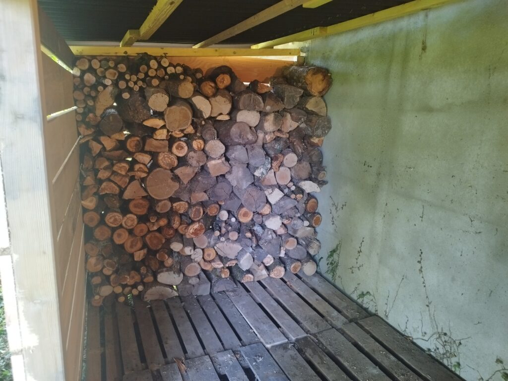 abri pour le bois